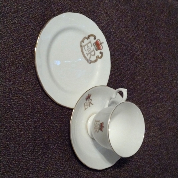 The Queens Silver Jubilee 1952-1977 - Picture 1 of 3